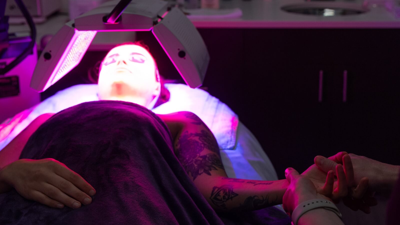 Person recieving LED therapy during a SalfFacial
