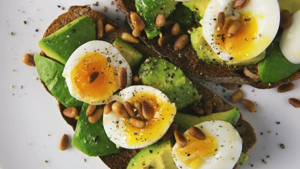 toast with eggs
